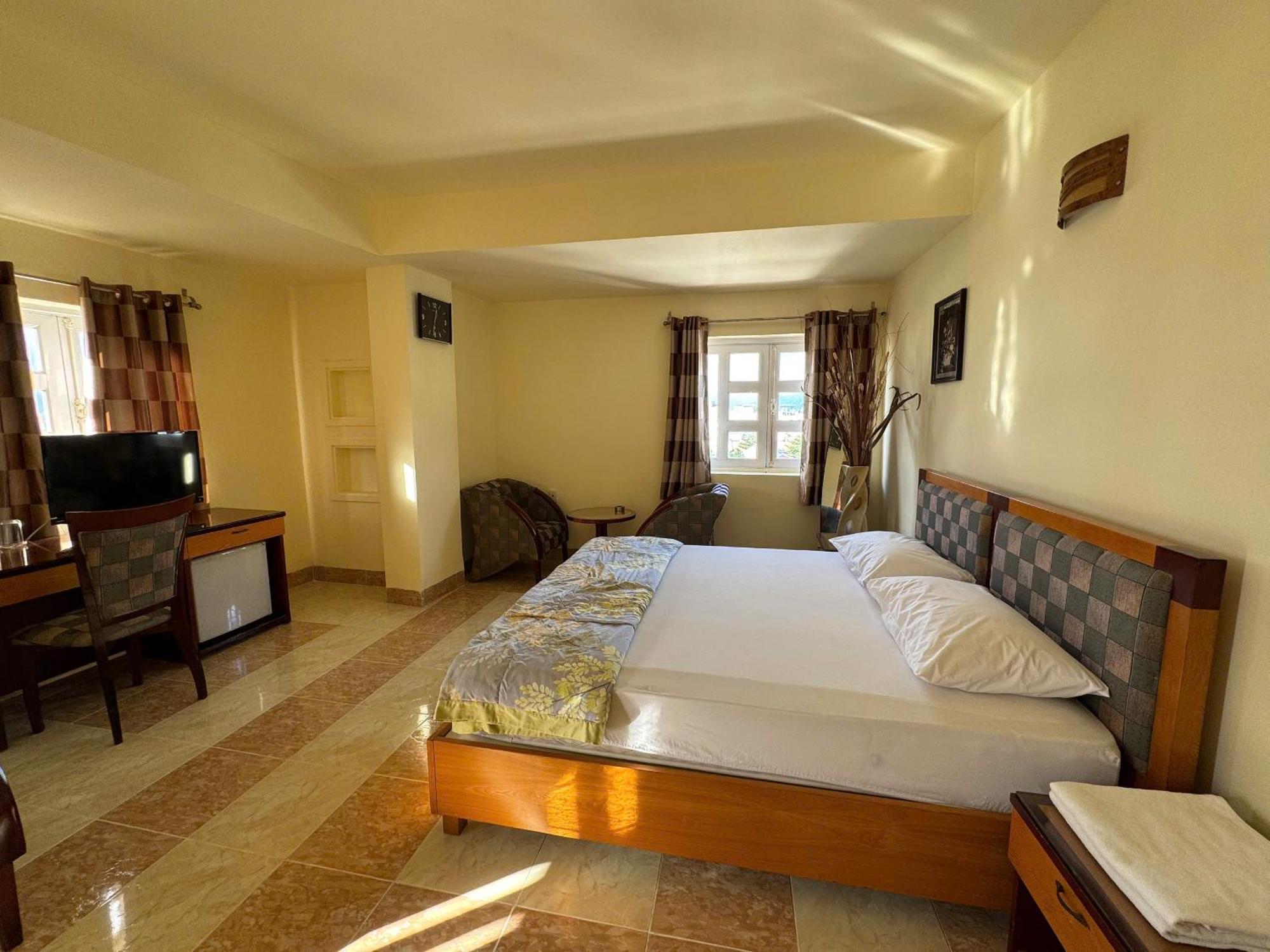 Ho Phong Hotel Phan Rang Exterior photo